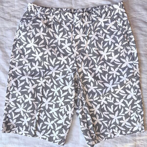 NWOT Women’s Size 12 Lands’ End Cotton Blend Pull On Bermuda Shorts Black/White